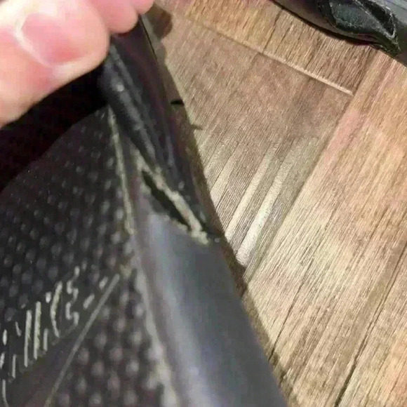 Nike Benassi Swoosh Slides Mens Size 12 Black Sandals Flat Slip On - Picture 2 of 5